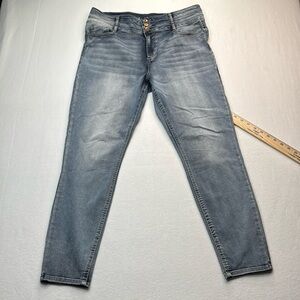 Vanilla Star High Rise Skinny Denim Jeans Size 19 light wash distressed stretchy